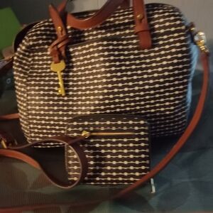 Fossil Bag And Wallet Stylish Black and White Patterned Women's Bag Set